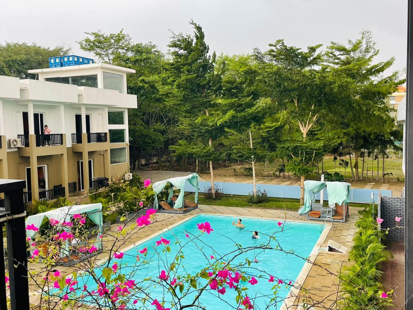 WH Hotel y Apartamento con servicio Thanlyin Exterior foto