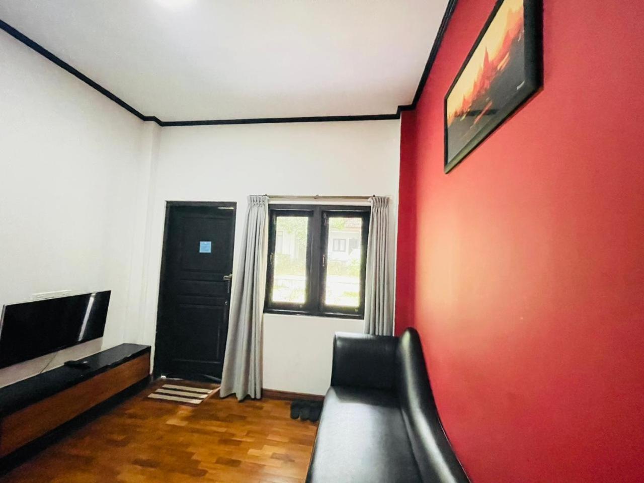 WH Hotel y Apartamento con servicio Thanlyin Exterior foto