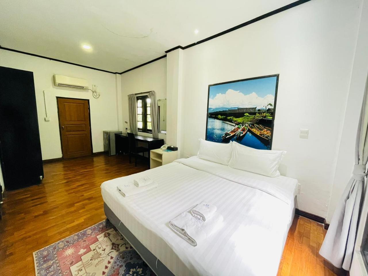 WH Hotel y Apartamento con servicio Thanlyin Exterior foto