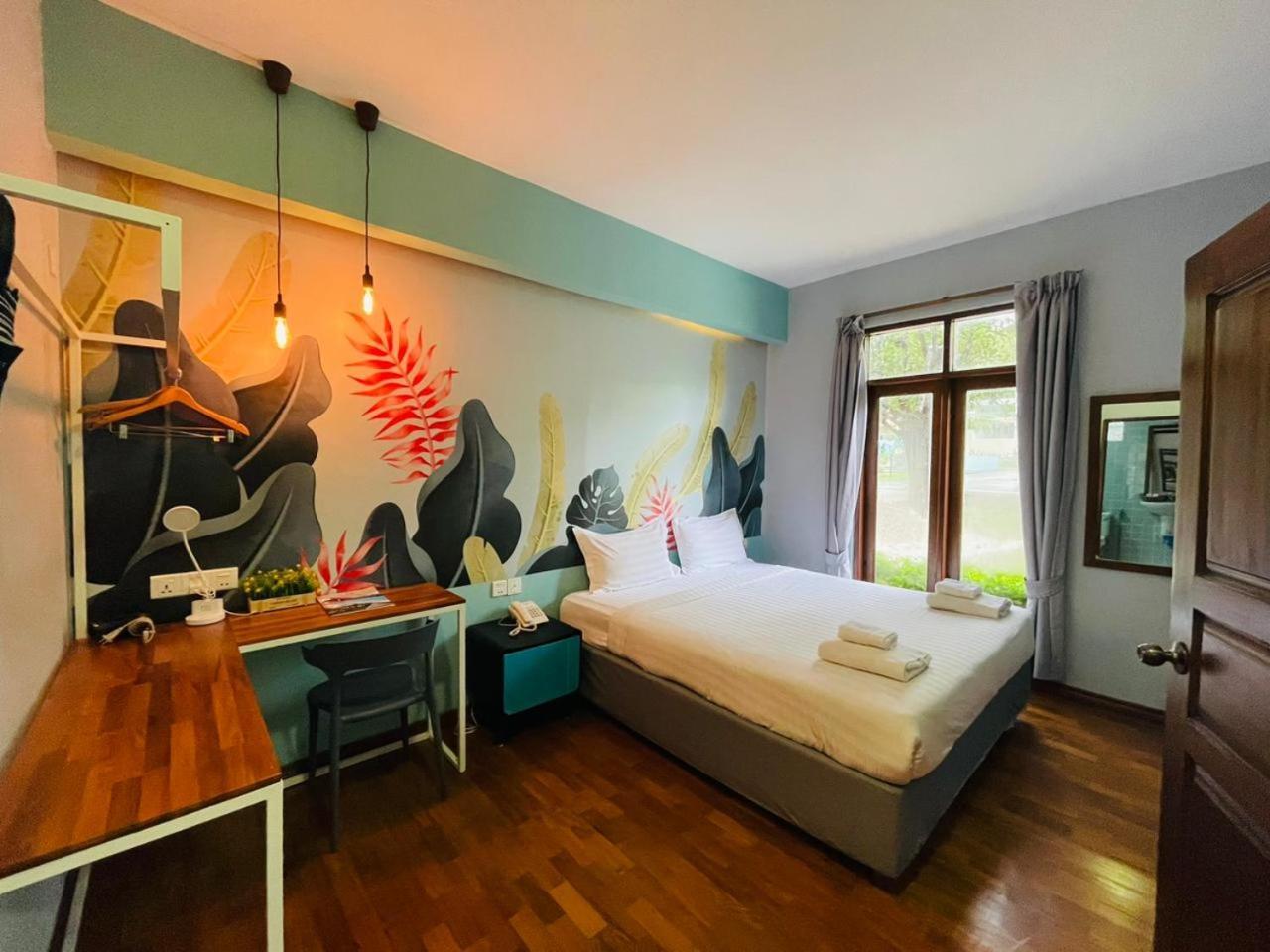 WH Hotel y Apartamento con servicio Thanlyin Exterior foto