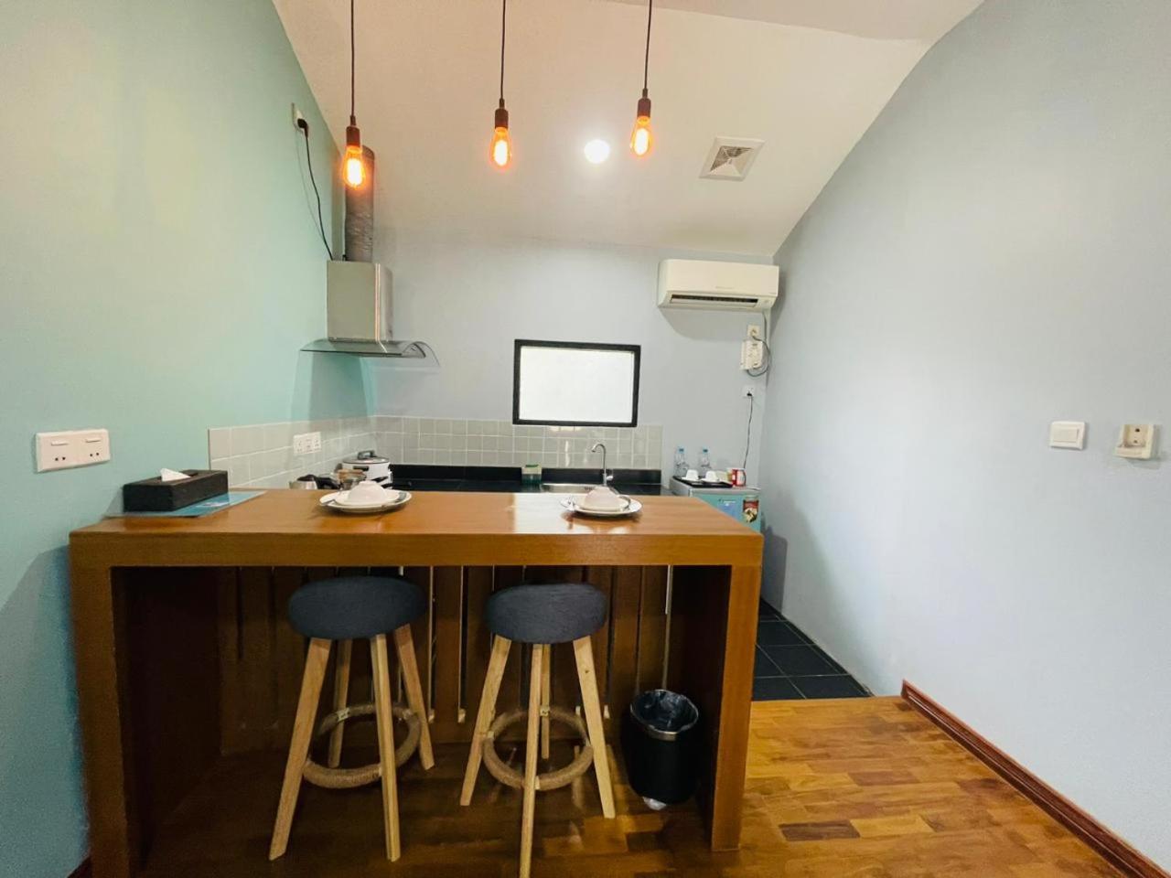 WH Hotel y Apartamento con servicio Thanlyin Exterior foto