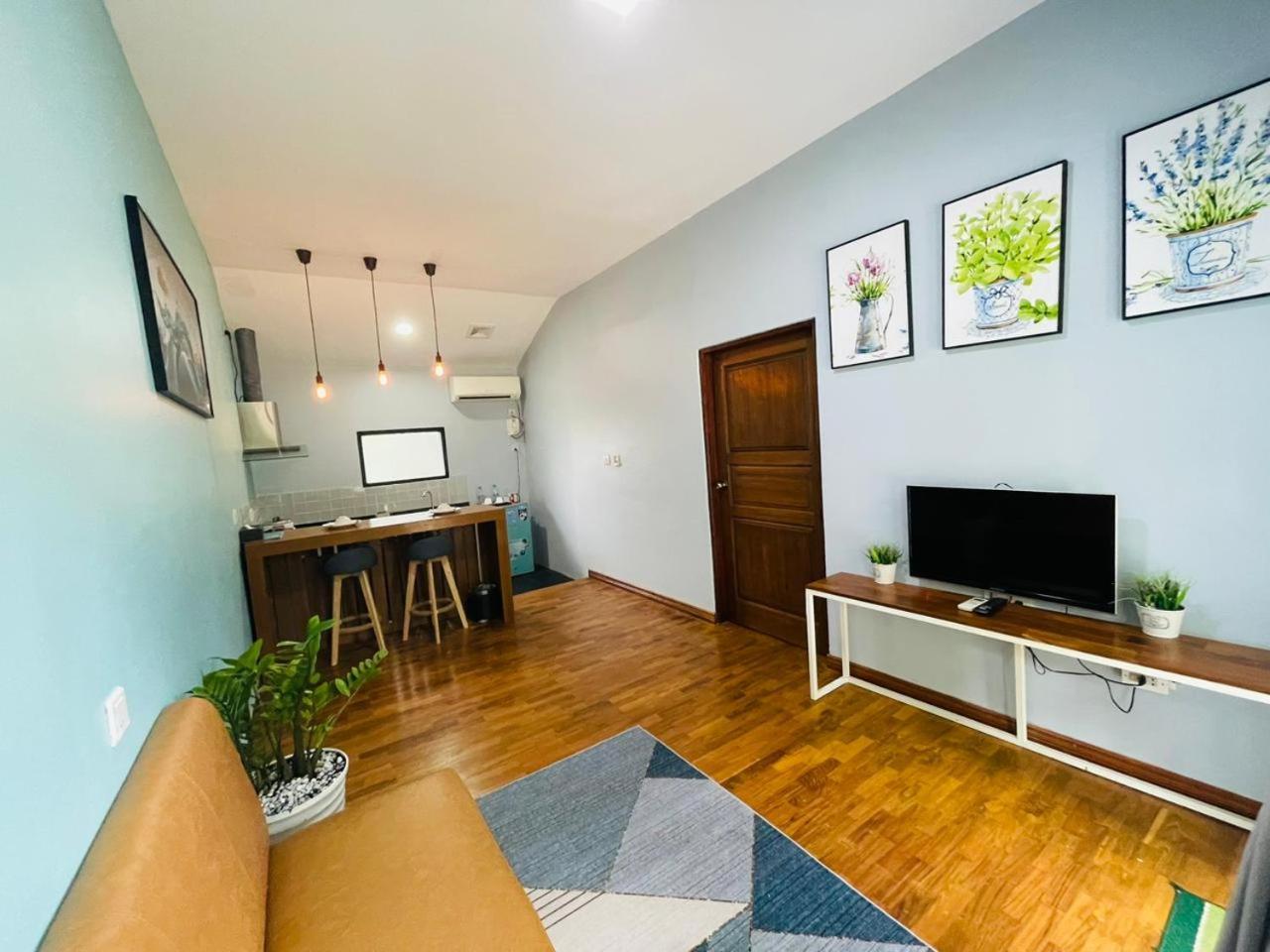 WH Hotel y Apartamento con servicio Thanlyin Exterior foto