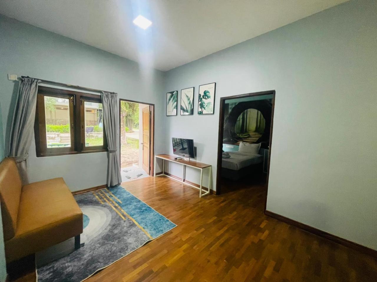 WH Hotel y Apartamento con servicio Thanlyin Exterior foto